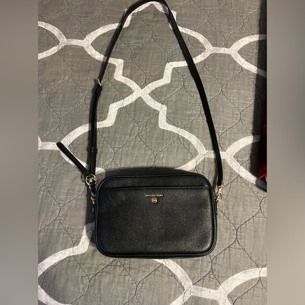 Michael kors crossbody
